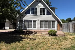 104 Pioneer Pl, Lakeview, OR 97630 - Photo 1