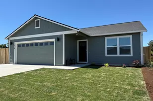 746 NE Rickenbacker Rd, Madras, OR 97741 - Photo 1