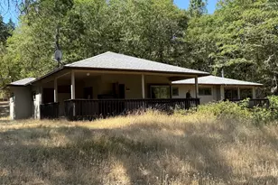 422 Sleepy Hollow Loop, Grants Pass, OR 97527 - Photo 1