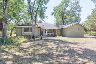 427 Connie Ln, Merlin, OR 97532 - Photo 1