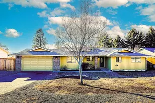 2106 Dawn Dr, Klamath Falls, OR 97603 - Photo 1