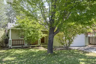 527 SW Forest Grove Dr, Bend, OR 97702 - Photo 1