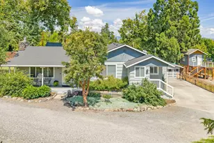 2976 Old Stage Rd, Central Point, OR 97502 - Photo 1