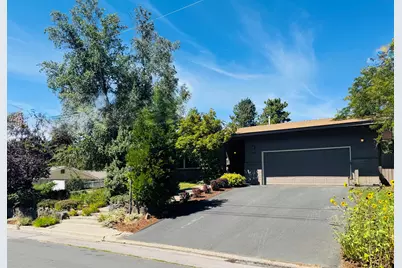 1985 Benson Avenue, Klamath Falls, OR 97601 - Photo 1