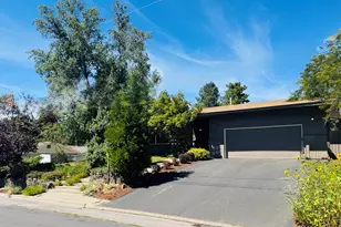 1985 Benson Ave, Klamath Falls, OR 97601 - Photo 1