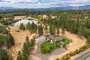 255 Mountain Paradise Dr, Grants Pass, OR 97526 - Photo 1