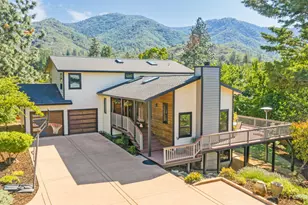 225 Sunnyview Dr, Ashland, OR 97520 - Photo 1