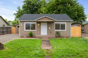 522 S 4th St, Central Point, OR 97502 - Photo 1