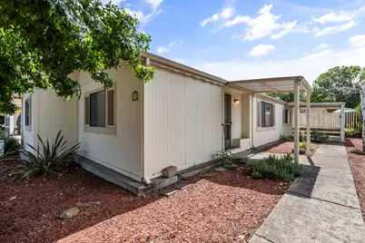 4624 S Pacific Highway #UNIT 13, Phoenix, OR 97535 - Photo 1