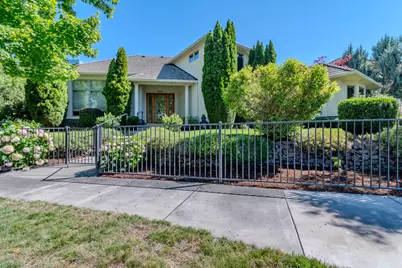 3371 Calle Vista Drive, Medford, OR 97504 - Photo 1