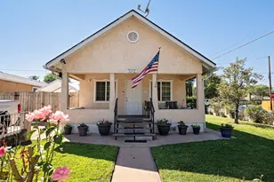 202 Elm St, Medford, OR 97501 - Photo 1