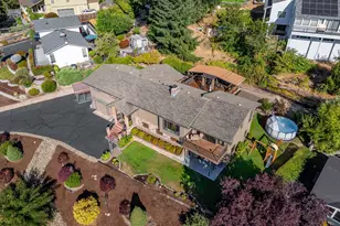 1730 NW Crescent Dr, Grants Pass, OR 97526 - Photo 1