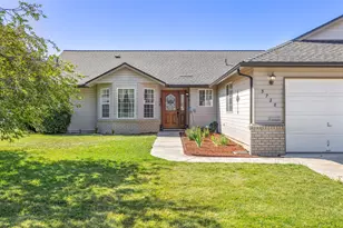 5738 Judy Ct, Klamath Falls, OR 97603 - Photo 1