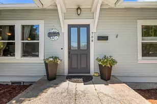 708 S Peach St, Medford, OR 97501 - Photo 1