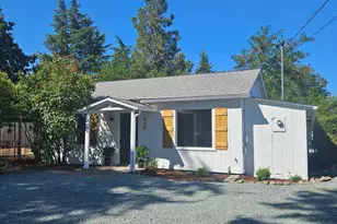 936 SW Greenwood Ave, Grants Pass, OR 97526 - Photo 1