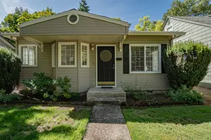 1008 Queen Anne Ave, Medford, OR 97504 - Photo 1