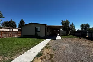 2130 E E-Z St, Malin, OR 97632 - Photo 1
