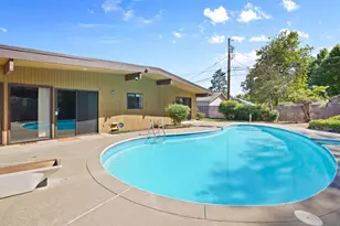 1496 NW Highland Ave, Grants Pass, OR 97526 - Photo 1