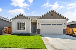 130 Valemont Dr, Eagle Point, OR 97524 - Photo 1