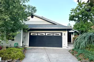 678 Berry Ln, Ashland, OR 97520 - Photo 1