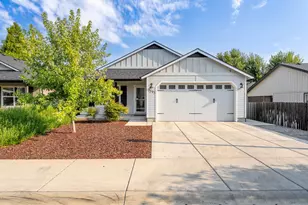 1595 S Columbus Ave, Medford, OR 97501 - Photo 1