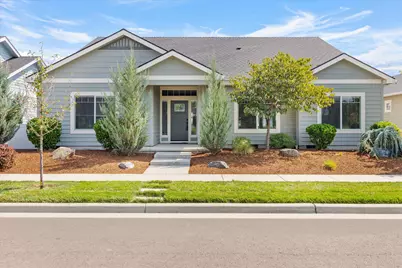 413 Sand Pointe Drive, Central Point, OR 97502 - Photo 1