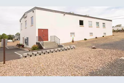 520 S 5th Street, Madras, OR 97741 - Photo 1