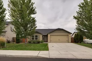367 Southwest 32nd Street, Redmond, OR 97756 - Photo 1