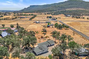 11162 Duggan Rd, Central Point, OR 97502 - Photo 1