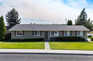 1712 SW 35th St, Redmond, OR 97756 - Photo 1