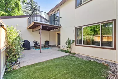 320 Eastwood Drive, Medford, OR 97504 - Photo 1