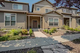 955 Camelot Dr, Ashland, OR 97520 - Photo 1