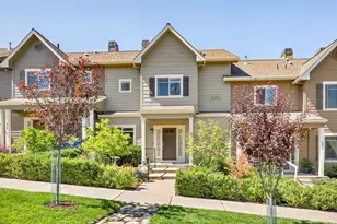 985 Camelot Dr, Ashland, OR 97520 - Photo 1