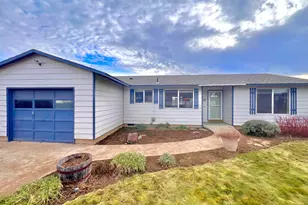 310 NE Mariposa Ave, Prineville, OR 97754 - Photo 1