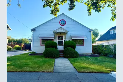 339 N 9th Street, Klamath Falls, OR 97601 - Photo 1