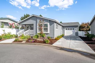 336 Winston Dr, Grants Pass, OR 97526 - Photo 1