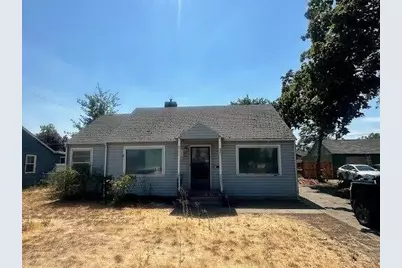 933 Dakota Avenue, Medford, OR 97501 - Photo 1