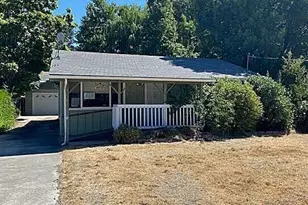 622 Pine St, Rogue River, OR 97537 - Photo 1