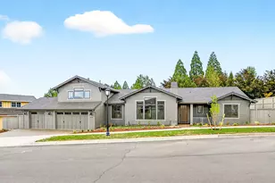 4055 Sunleaf Ave, Medford, OR 97504 - Photo 1