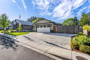 231 SE Sand Cyn Ln, Grants Pass, OR 97527 - Photo 1