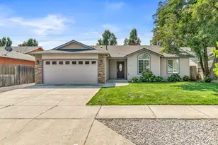 935 Hampton Way, Medford, OR 97501 - Photo 1