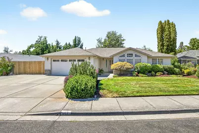 121 Meadow View Drive, Phoenix, OR 97535 - Photo 1