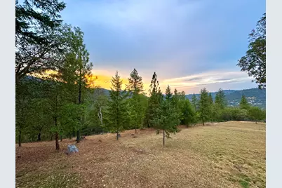 8104 E Antelope Road, Eagle Point, OR 97524 - Photo 1