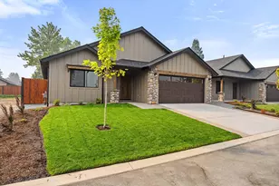 1025 River Mist Ln, Grants Pass, OR 97527 - Photo 1