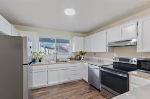 815 Pine St, Rogue River, OR 97537 - Photo 1