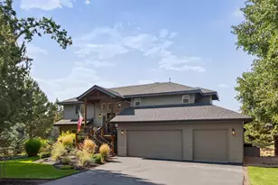 717 Golden Pheasant Dr, Redmond, OR 97756 - Photo 1