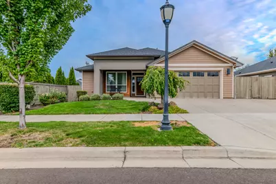 327 Kansas Drive, Medford, OR 97504 - Photo 1