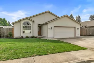 1362 Greentree Way, Central Point, OR 97502 - Photo 1