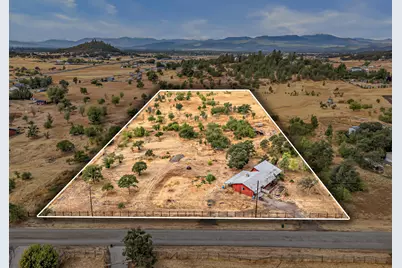 175 Wedgewood Drive, Eagle Point, OR 97524 - Photo 1