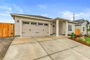 3718 Carlin Dr, Medford, OR 97504 - Photo 1